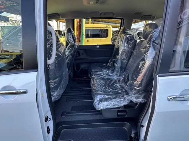 セレナ(ニッサン)オーテックライン アラウンドビューモニター見本展示車有り 4