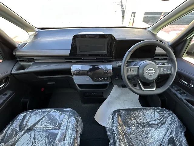 セレナ(ニッサン)オーテックライン アラウンドビューモニター見本展示車有り 6