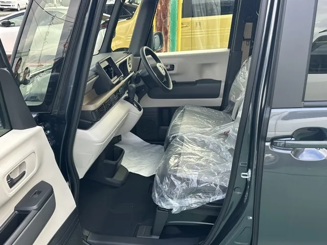 N-BOX(ホンダ)N-BOX コンフォートＰ届出済未使用車 3
