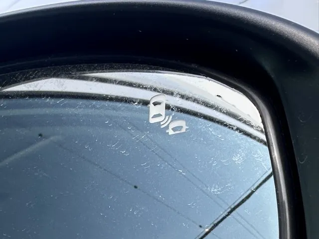 フリード(ホンダ)e：HEVクロスター 5人乗登録済未使用車 14