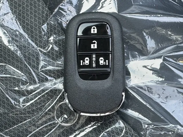 フリード(ホンダ)e：HEVクロスター 5人乗登録済未使用車 22