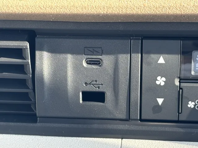 N-BOX(ホンダ)N-BOX コンフォートＰ届出済未使用車 24