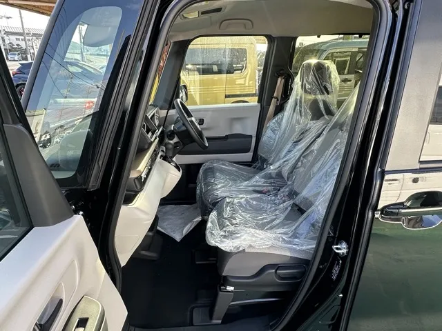 N-BOX(ホンダ)N-BOX コンフォートＰ届出済未使用車 3