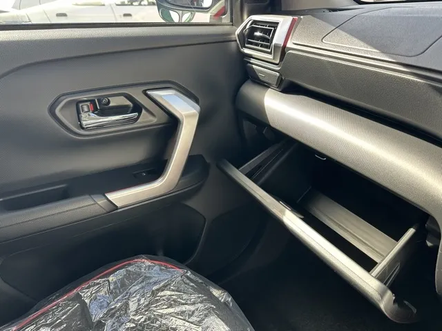 ライズ(トヨタ)ハイブリッドＺ　ナビレディ登録済未使用車 21