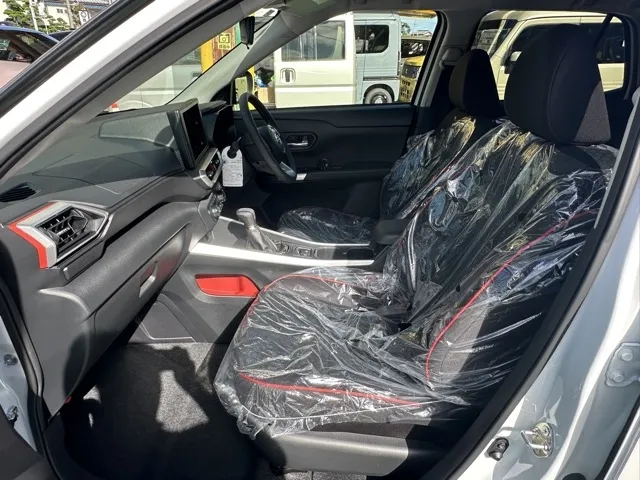 ライズ(トヨタ)ハイブリッドＺ　ナビレディ登録済未使用車 3