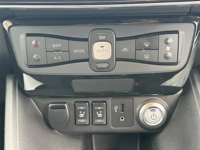 リーフ(ニッサン)G中古車 17