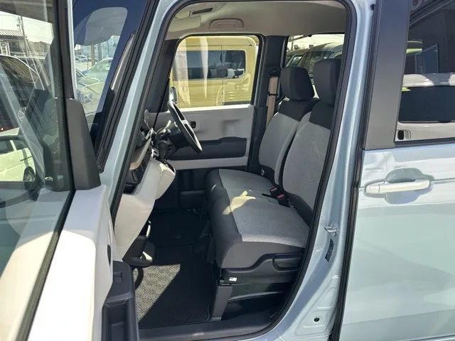 N-BOX(ホンダ)N-BOX ファッションスタイル コンフォートＰ届出済未使用車 3