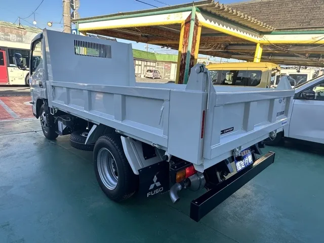 キャンター(三菱)全低床キョウカダンプ ３ｔ登録済未使用車 28