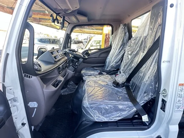 キャンター(三菱)全低床キョウカダンプ ３ｔ登録済未使用車 3