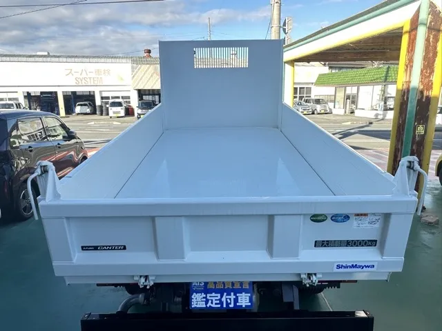 キャンター(三菱)全低床キョウカダンプ ３ｔ登録済未使用車 6