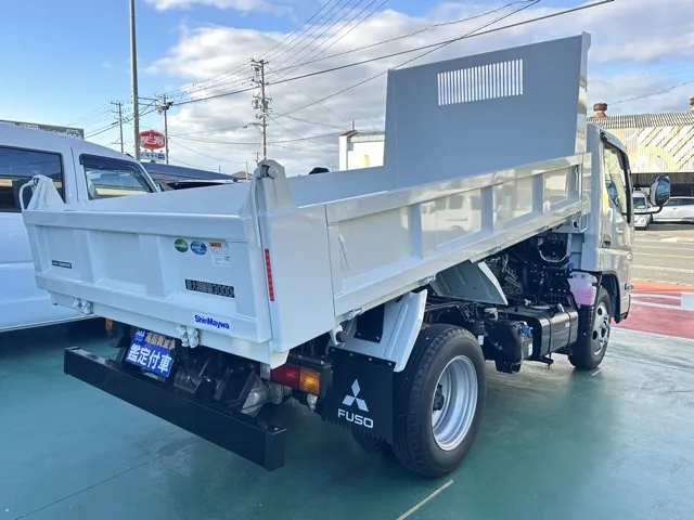 キャンター(三菱)全低床キョウカダンプ ３ｔ登録済未使用車 7