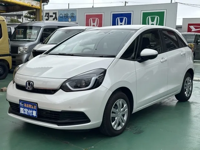 フィット(ホンダ)e：HEV ホーム中古車 1