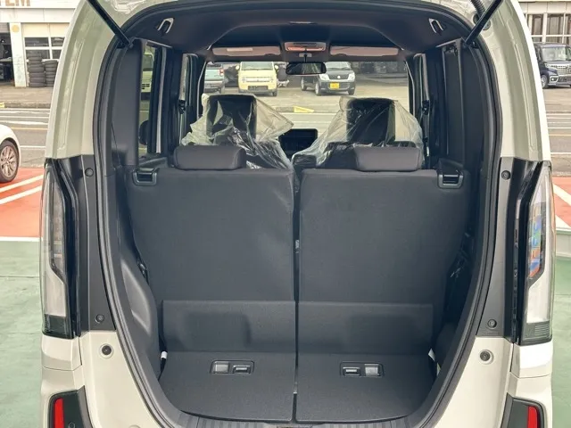 N-BOX(ホンダ)N-BOXカスタム BLACK STYLE届出済未使用車 11