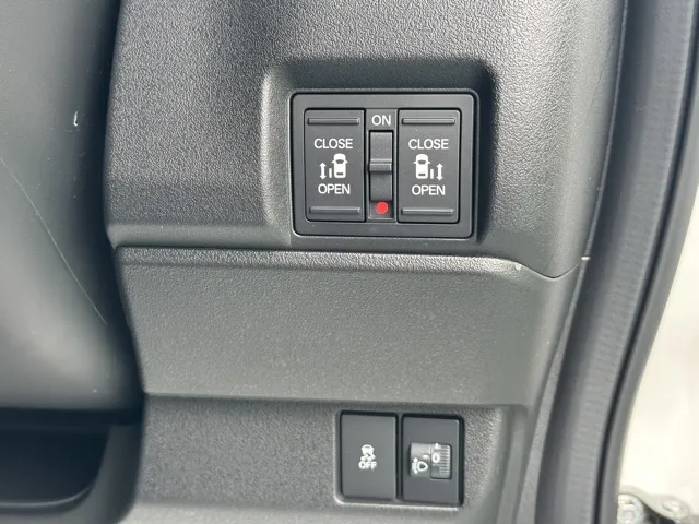 N-BOX(ホンダ)N-BOXカスタム BLACK STYLE届出済未使用車 16