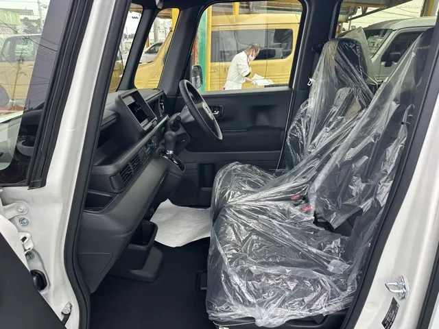 N-BOX(ホンダ)N-BOXカスタム BLACK STYLE届出済未使用車 3