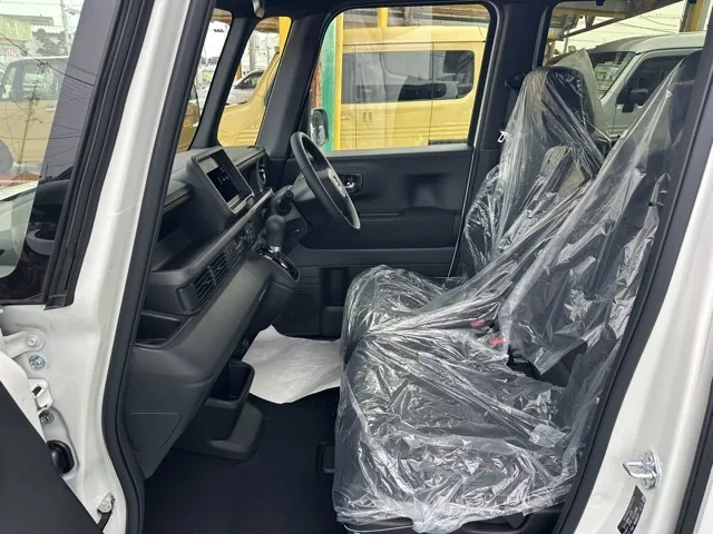 N-BOX(ホンダ)N-BOXカスタム BLACK STYLE届出済未使用車 4