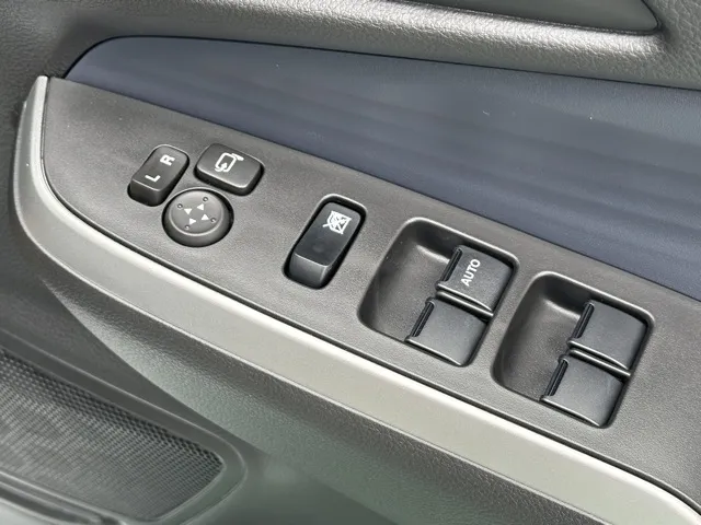 ソリオ(スズキ)ハイブリッドMX登録済未使用車 13