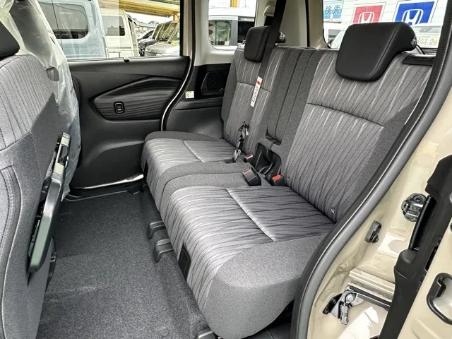 ソリオ(スズキ)ハイブリッドMX登録済未使用車 4