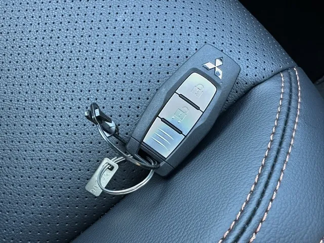 トライトン(三菱)GSR中古車 23