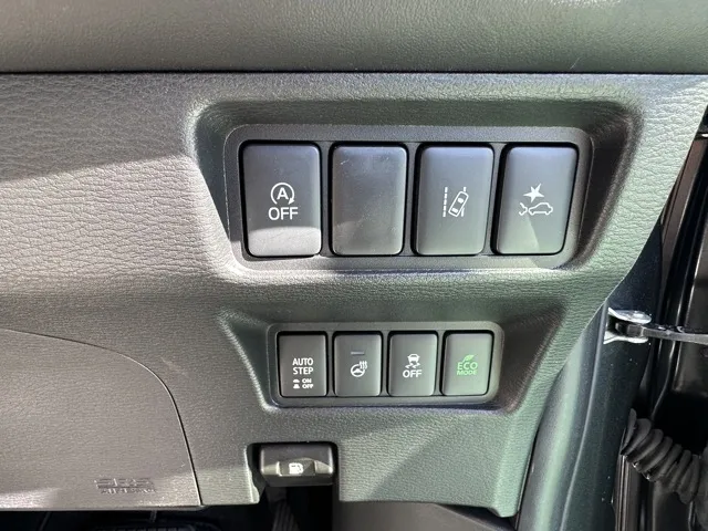 デリカD:5(三菱)Ｐ 8人 ナビ取付PKGⅡ オートステップ付レンタＵＰ 23