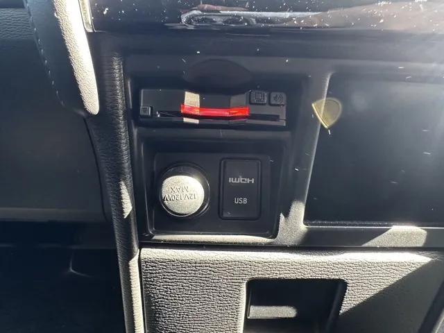 デリカD:5(三菱)Ｐ 8人 ナビ取付PKGⅡ オートステップ付レンタＵＰ 24