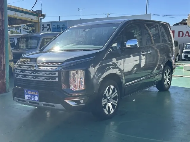 デリカD:5(三菱)Ｐ 8人 ナビ取付PKGⅡ オートステップ付レンタＵＰ 1