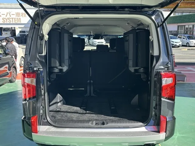 デリカD:5(三菱)Ｐ 8人 ナビ取付PKGⅡ オートステップ付レンタＵＰ 8