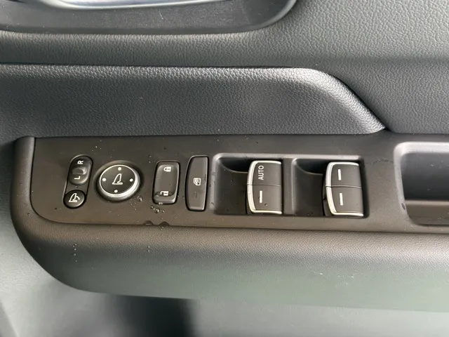 ステップワゴン(ホンダ)スパーダ 7人登録済未使用車 12