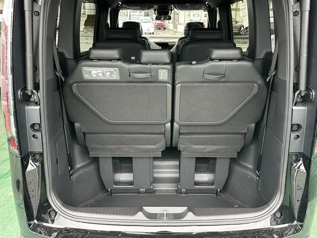 ステップワゴン(ホンダ)スパーダ 7人登録済未使用車 7