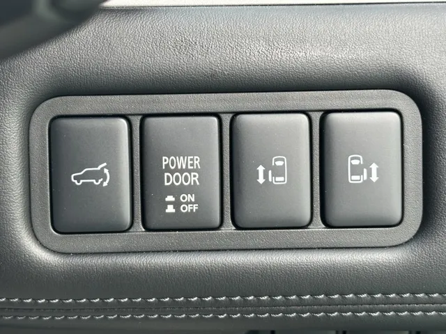 デリカD:5(三菱)Ｐ 8人 ナビ取付PKGⅡレンタＵＰ 11