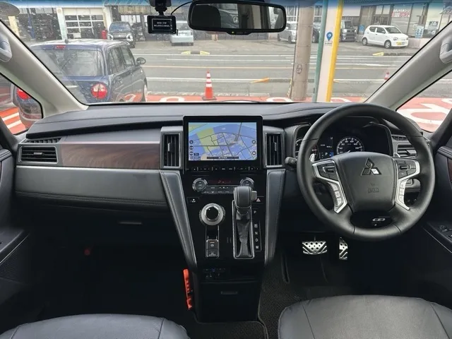 デリカD:5(三菱)Ｐ 8人 ナビ取付PKGⅡレンタＵＰ 5