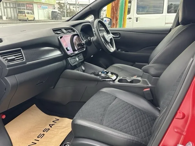 リーフ(ニッサン)XVセレクション 90周年記念車中古車 4