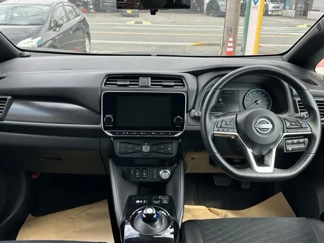 リーフ(ニッサン)XVセレクション 90周年記念車中古車 6