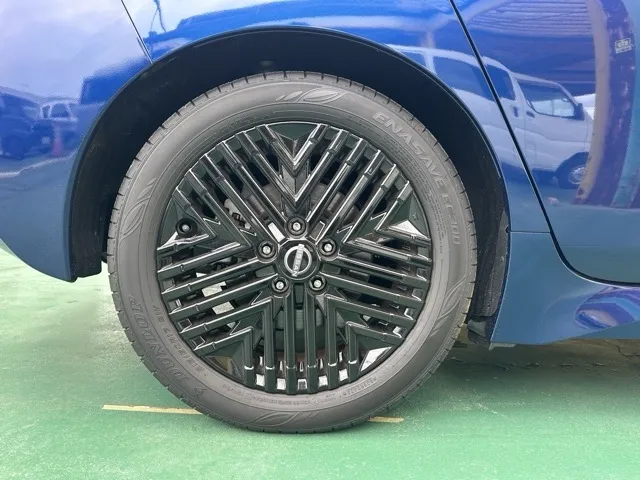 リーフ(ニッサン)XVセレクション 90周年記念車中古車 9