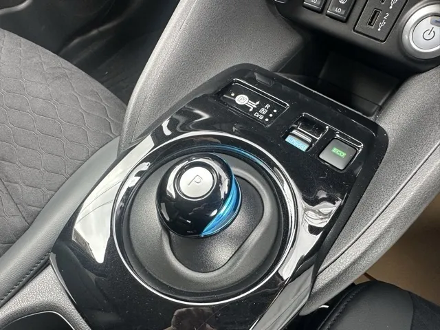 リーフ(ニッサン)XVセレクション 90周年記念車中古車 22