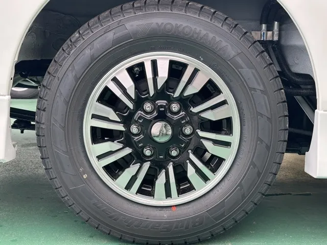 キャラバン(ニッサン)ディーゼル ロング オーテックエアロPKG 左PSD 寒冷地仕様 4WD登録済未使用車 15