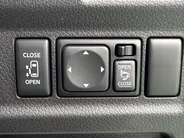 キャラバン(ニッサン)ディーゼル ロング オーテックエアロPKG 左PSD 寒冷地仕様 4WD登録済未使用車 17