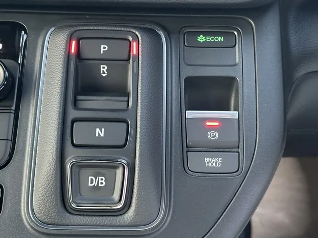 ステップワゴン(ホンダ)e・HEVスパーダ プレミアムライン 7人登録済未使用車 23