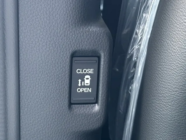 ステップワゴン(ホンダ)e・HEVスパーダ プレミアムライン 7人登録済未使用車 27