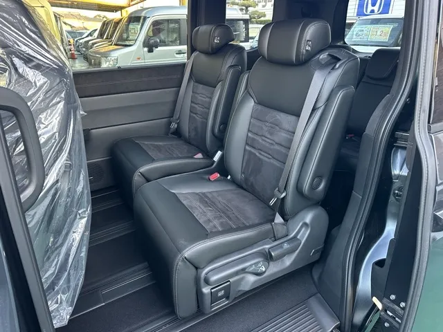 ステップワゴン(ホンダ)e・HEVスパーダ プレミアムライン 7人登録済未使用車 4