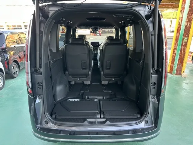 ステップワゴン(ホンダ)e・HEVスパーダ プレミアムライン 7人登録済未使用車 7