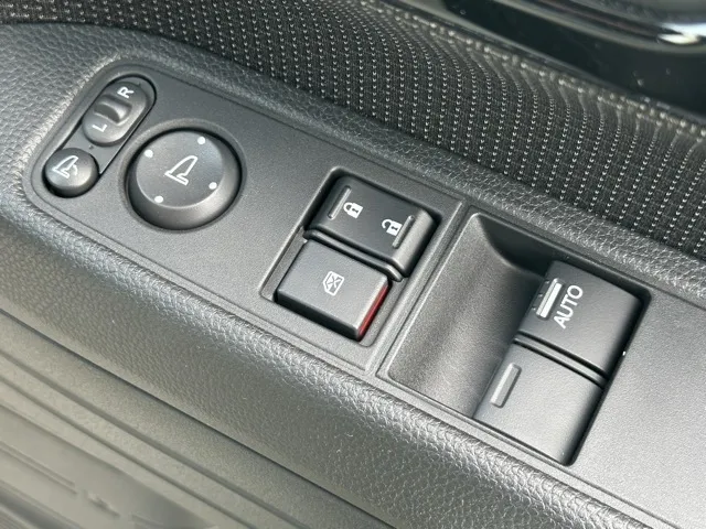 N-VAN(ホンダ)FUNターボ届出済未使用車 14