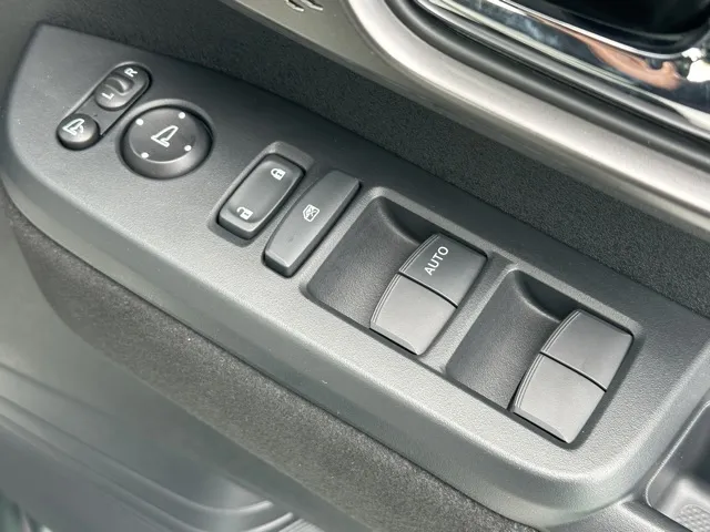 N-BOX(ホンダ)N-BOXカスタムターボ届出済未使用車 12