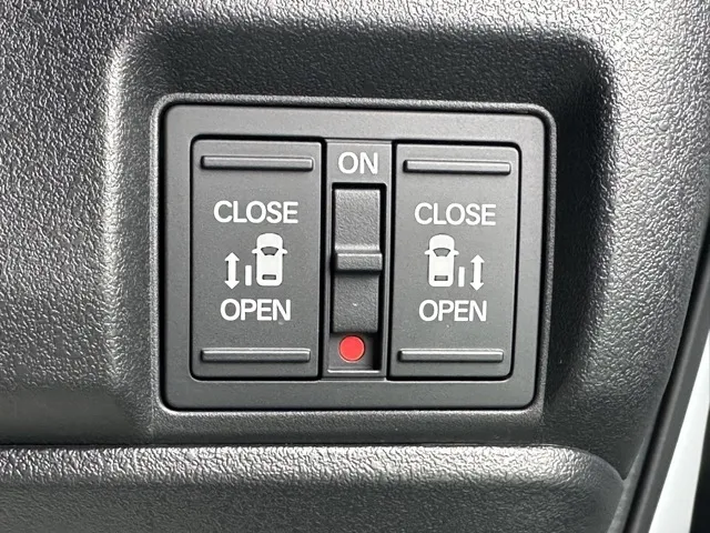 N-BOX(ホンダ)N-BOXカスタムターボ届出済未使用車 13