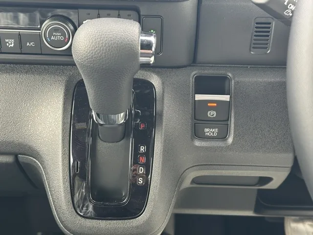 N-BOX(ホンダ)N-BOXカスタムターボ届出済未使用車 15