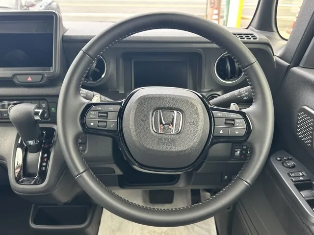 N-BOX(ホンダ)N-BOXカスタムターボ届出済未使用車 5
