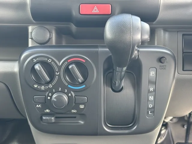 エブリイ(スズキ)三菱ミニキャブバン M CVT届出済未使用車 15