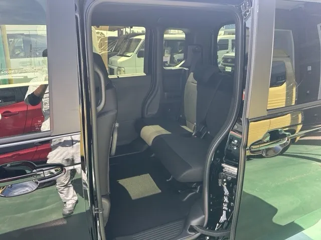 N-BOX(ホンダ)N-BOXカスタム BLACK STYLE届出済未使用車 4