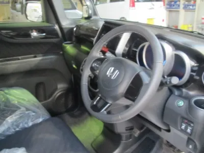 N-BOX(ホンダ)G特別仕様車SSパッケージ未使用車 3