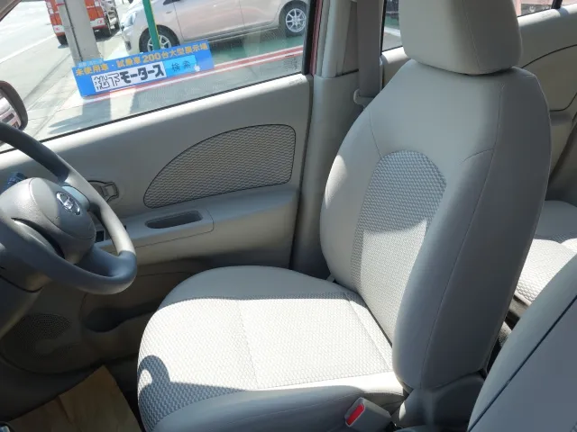 マーチ(ニッサン)１２Xディーラー試乗車 3